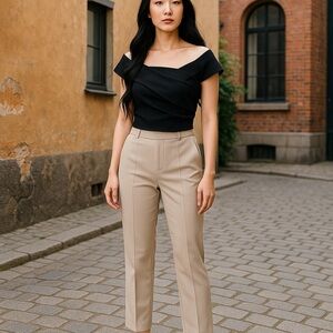 [WOMEN] DYNAMITE Black Off-Shoulder Crop Top